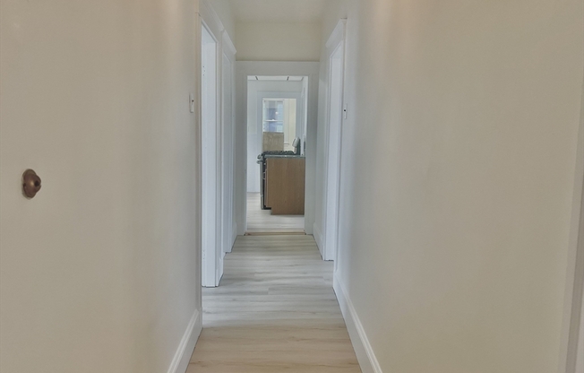 5 MAGNUS AVE