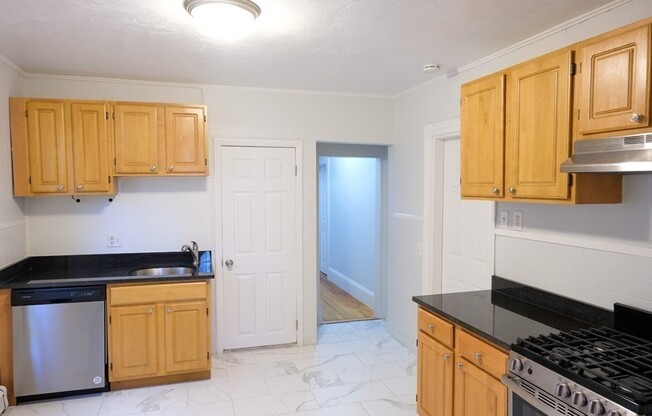 4 beds, 1 bath, $2,800, Unit 2