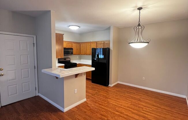 3 beds, 2 baths, $1,695, Unit # 2102