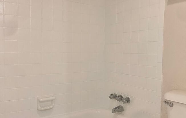 Studio, 1 bath, 400 sqft, $899, Unit ABB-2-213