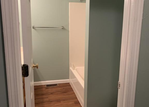 3 beds, 2 baths, 1,250 sqft, $1,500