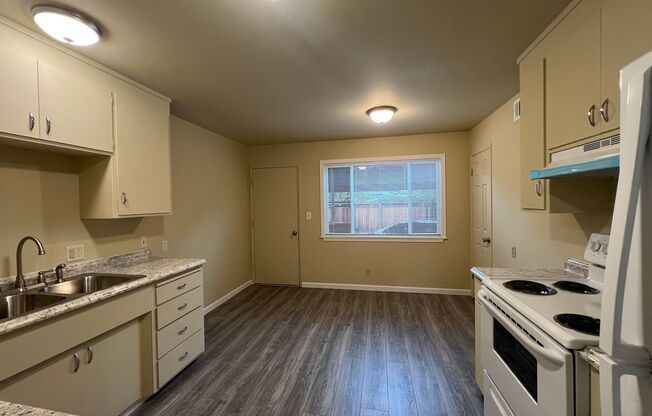 2 beds, 1 bath, 820 sqft, $2,750, Unit 218