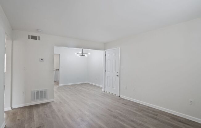 2 beds, 1 bath, 850 sqft, $1,075, Unit F6