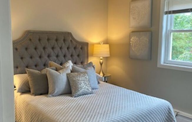 2 beds, 1 bath, $1,550, Unit 440-16