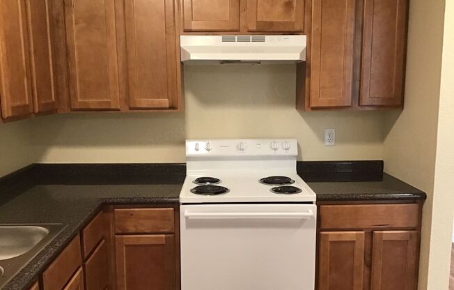 2 beds, 1 bath, 800 sqft, $895, Unit 02