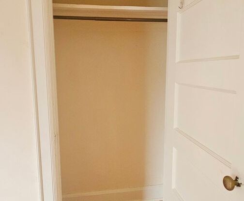 2 beds, 1 bath, 1,100 sqft, $1,725, Unit F1