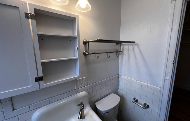 Studio, 1 bath, 400 sqft, $885, Unit 511