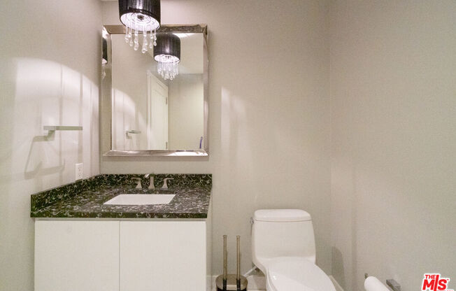 1 bed, 1.5 baths, 1,150 sqft, $5,500, Unit 41E