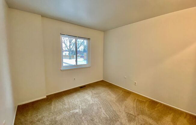 2 beds, 1 bath, 850 sqft, $1,295, Unit 901