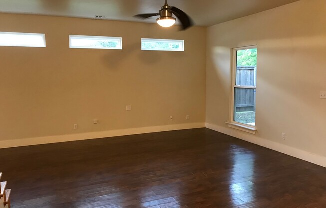 2 beds, 2.5 baths, 1,156 sqft, $1,600