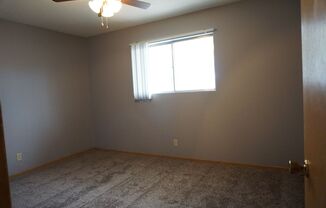 2 beds, 1 bath, 800 sqft, $950, Unit 10