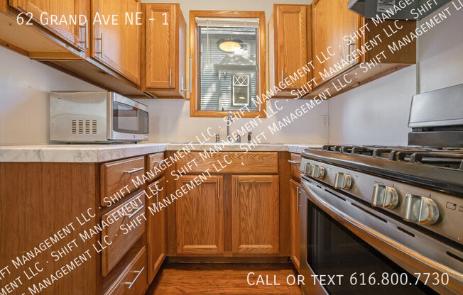 62 GRAND AVE NE