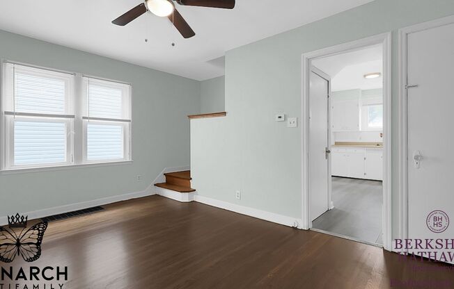 223-227 S Warren