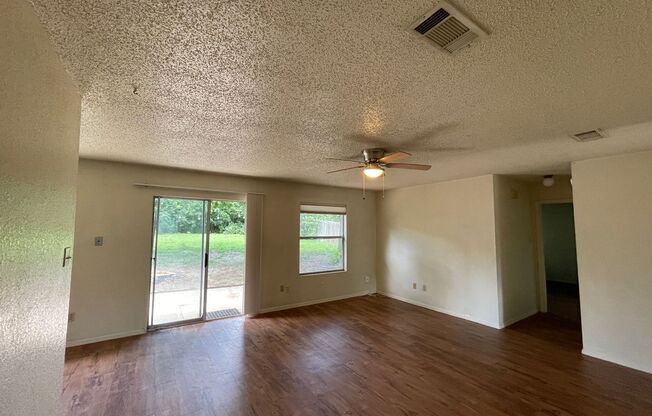 CENTRAL LOCATION - READY FOR MOVE IN