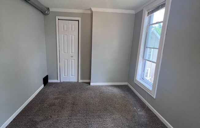 1 bed, 1 bath, 700 sqft, $1,000