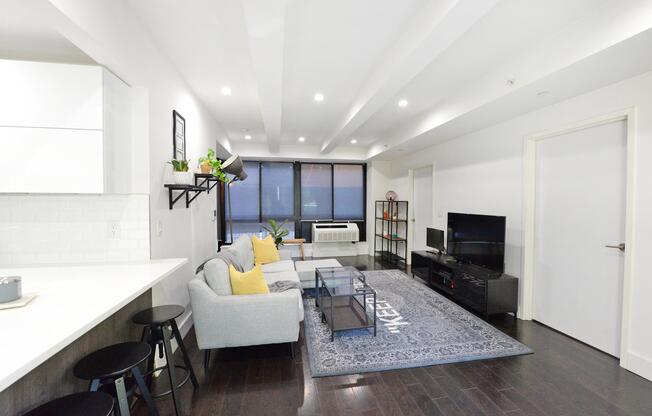 2 beds, 1 bath, 1,000 sqft, $3,895, Unit 206