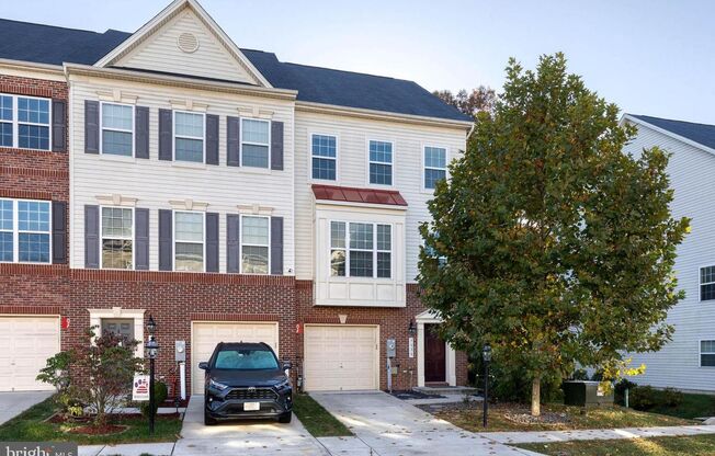 Live in one of the most premiere locations in Glen Burnie, Tanyard Springs in this 4bd 2/3bth home.