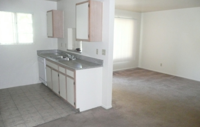 674 W 41 ST