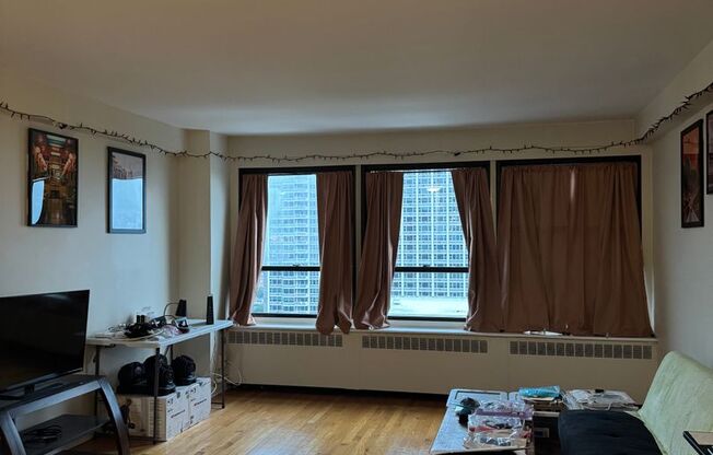 1 bed, 1 bath, 700 sqft, $1,975, Unit 418-1511