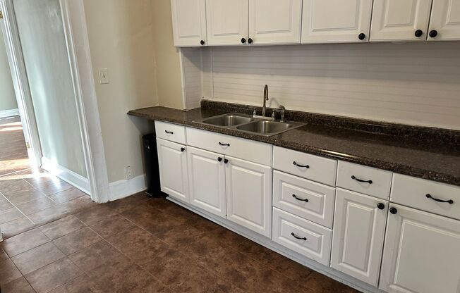 Adorable One Bedroom Duplex Near Plaza Midwood!