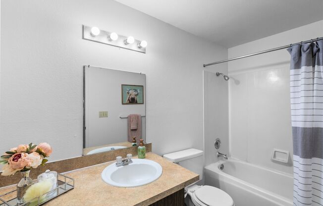 2 beds, 1 bath, 830 sqft, $1,398, Unit E-204