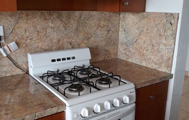 1 bed, 1 bath, 750 sqft, $1,700, Unit A05