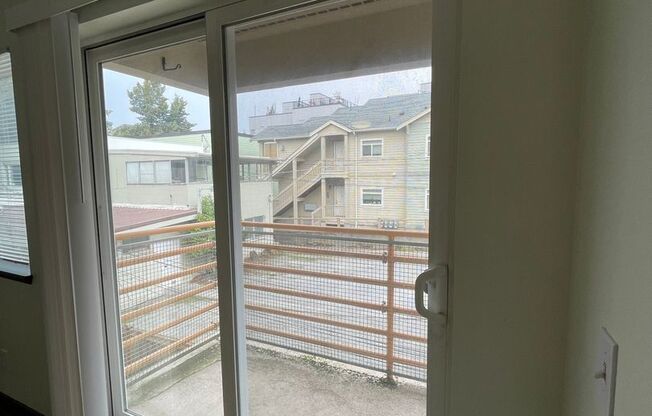 2 beds, 2 baths, $2,295, Unit 309