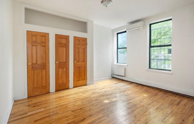 2 beds, 1 bath, $3,495, Unit 3R