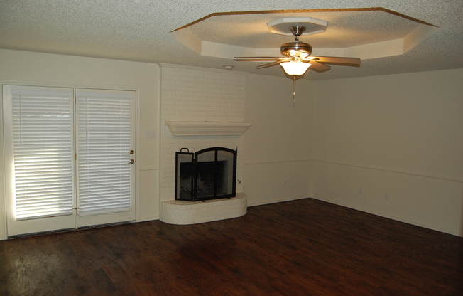 3 beds, 2 baths, $1,400