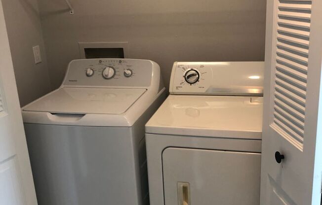 2 beds, 2 baths, 1,042 sqft, $1,474, Unit 5801B