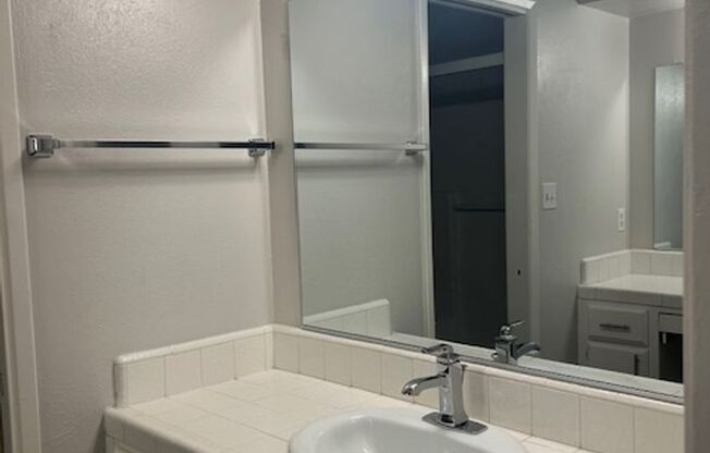 2 beds, 2 baths, $1,750, Unit 817-36