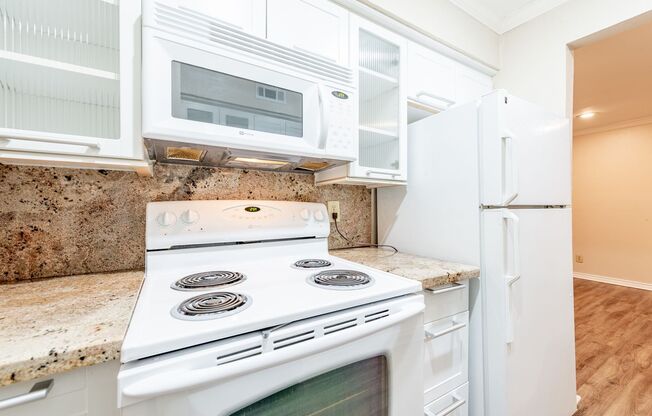 2 beds, 1 bath, $1,595, Unit # 151