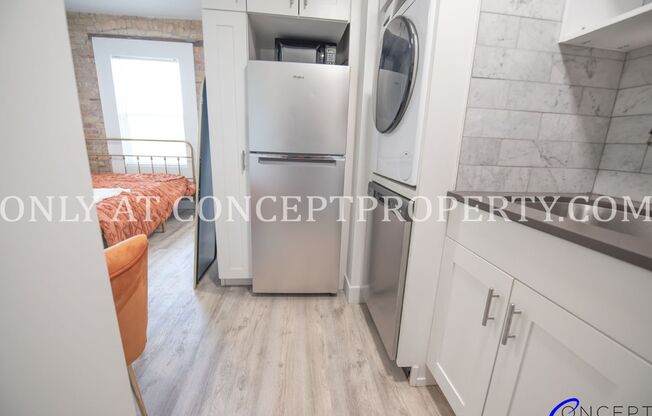 Studio, 1 bath, 208 sqft, $1,070, Unit 4I