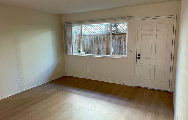 2 beds, 1 bath, 850 sqft, $1,695, Unit #2