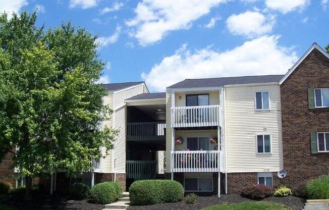 exterior of Ardsley Ridge apartments