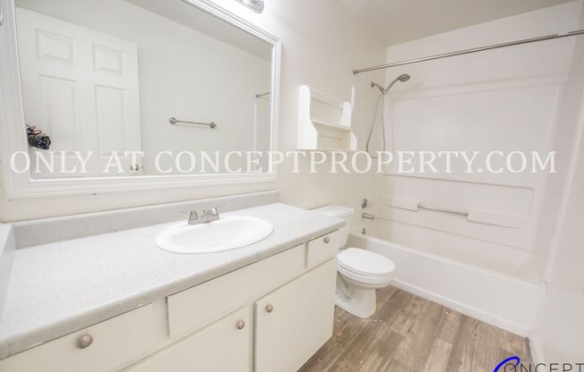 3 beds, 2 baths, 1,350 sqft, $1,899, Unit 4060