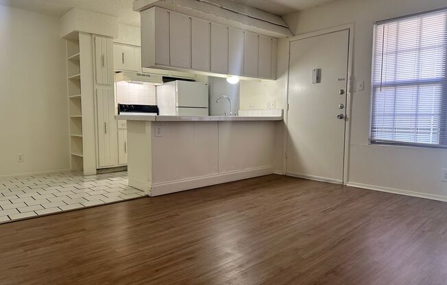 1 bed, 1 bath, 650 sqft, $1,289, Unit SUX-219