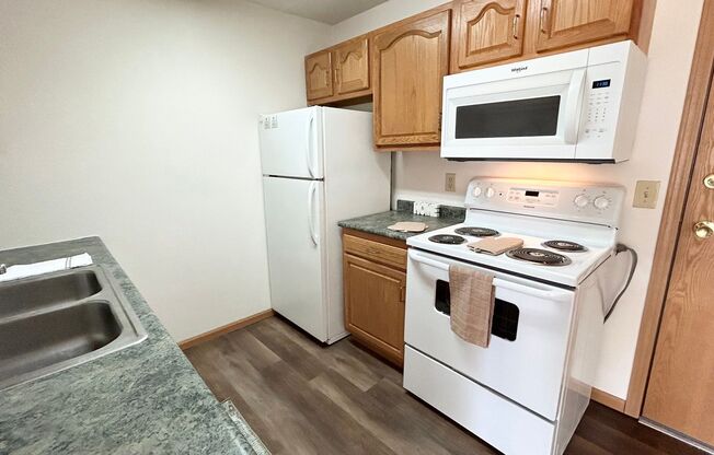 2 beds, 1 bath, 825 sqft, $825, Unit 2521-312