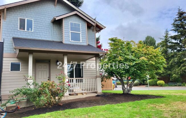 Large Corner Lot 3BD I 2.5BA Home - Woodburn!