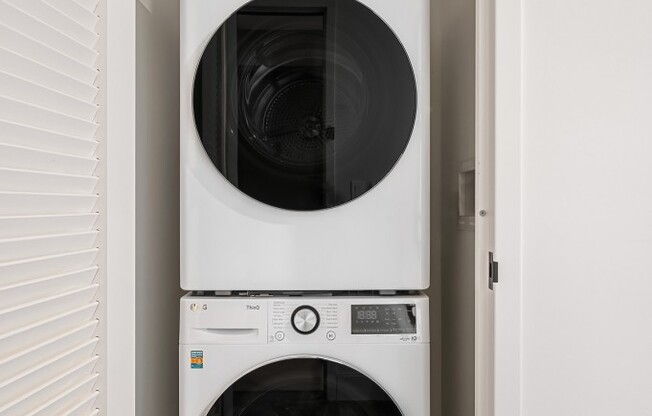 Studio, 1 bath, $3,245, Unit 720