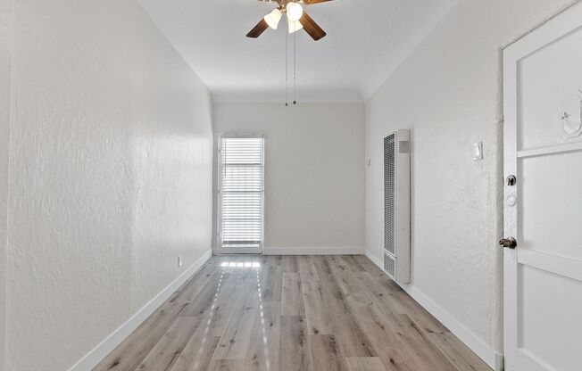 1 bed, 1 bath, 489 sqft, $1,695, Unit 726-04