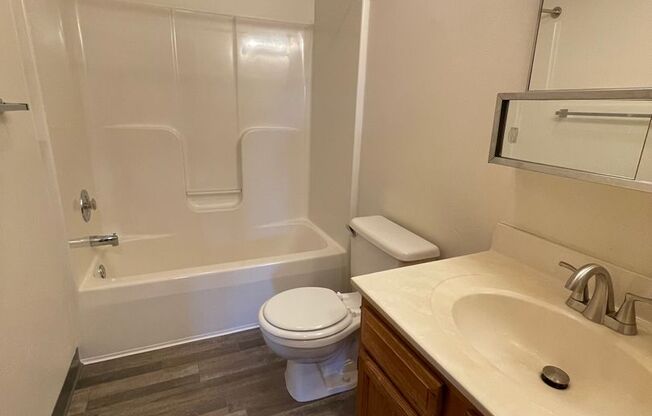 2 beds, 1.5 baths, 1,470 sqft, $1,350, Unit 83