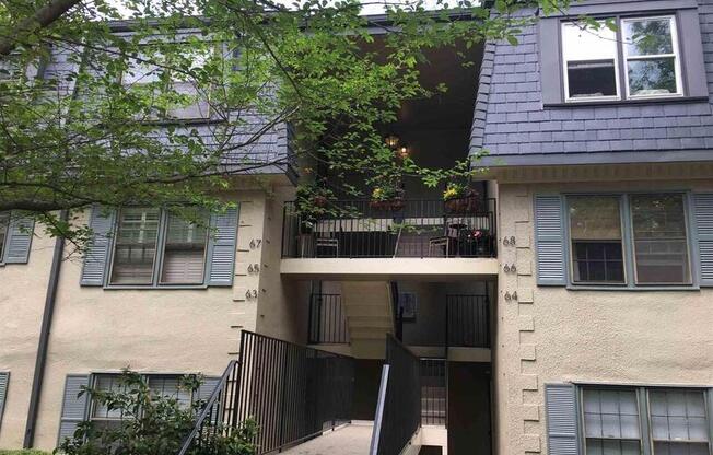 67 MONTRE SQ NW
