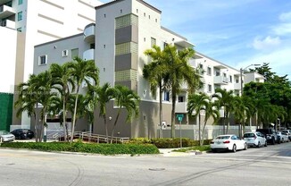 1060 NW 7 ST