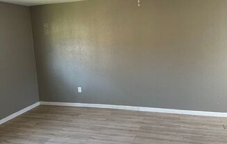 2 beds, 1 bath, $975