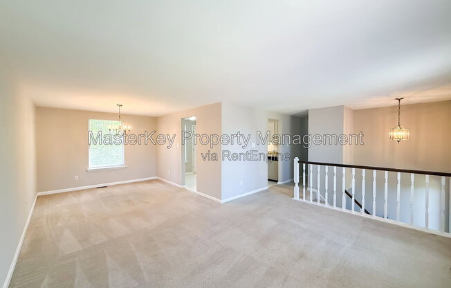 704 E DYNASTY DR