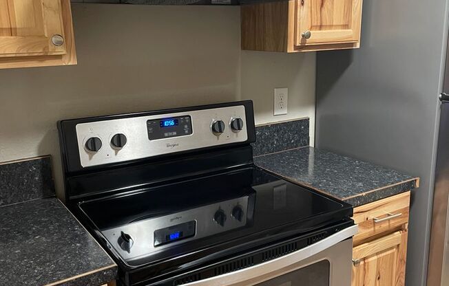 2 beds, 1 bath, 907 sqft, $1,400, Unit 1889B