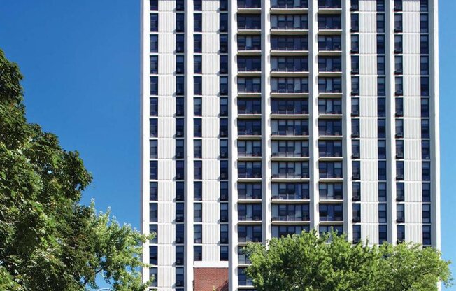 Eden Commons Facade image of 21 Story High Rise Building and two 5 Story Midrise Buildings