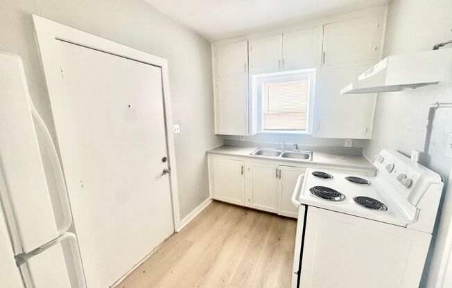 2 beds, 1 bath, 602 sqft, $890, Unit Unit 17