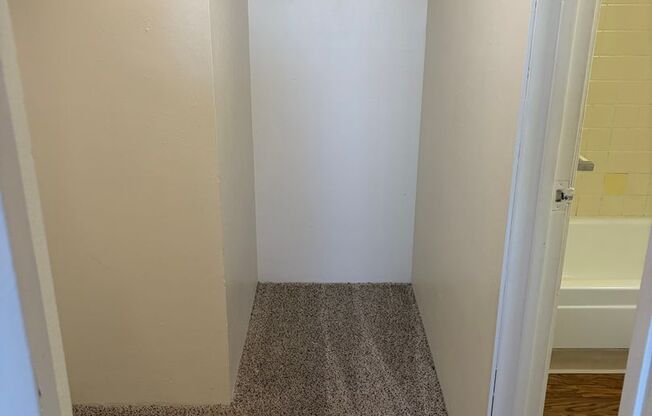 2 beds, 2 baths, 805 sqft, $1,525, Unit B-315